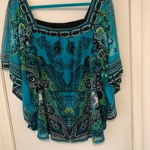 Beautiful turquoise and black batwing blouse, size 22/24